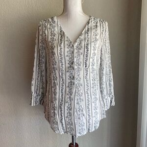 Chic V-Neck White and Gray Striped Blouse